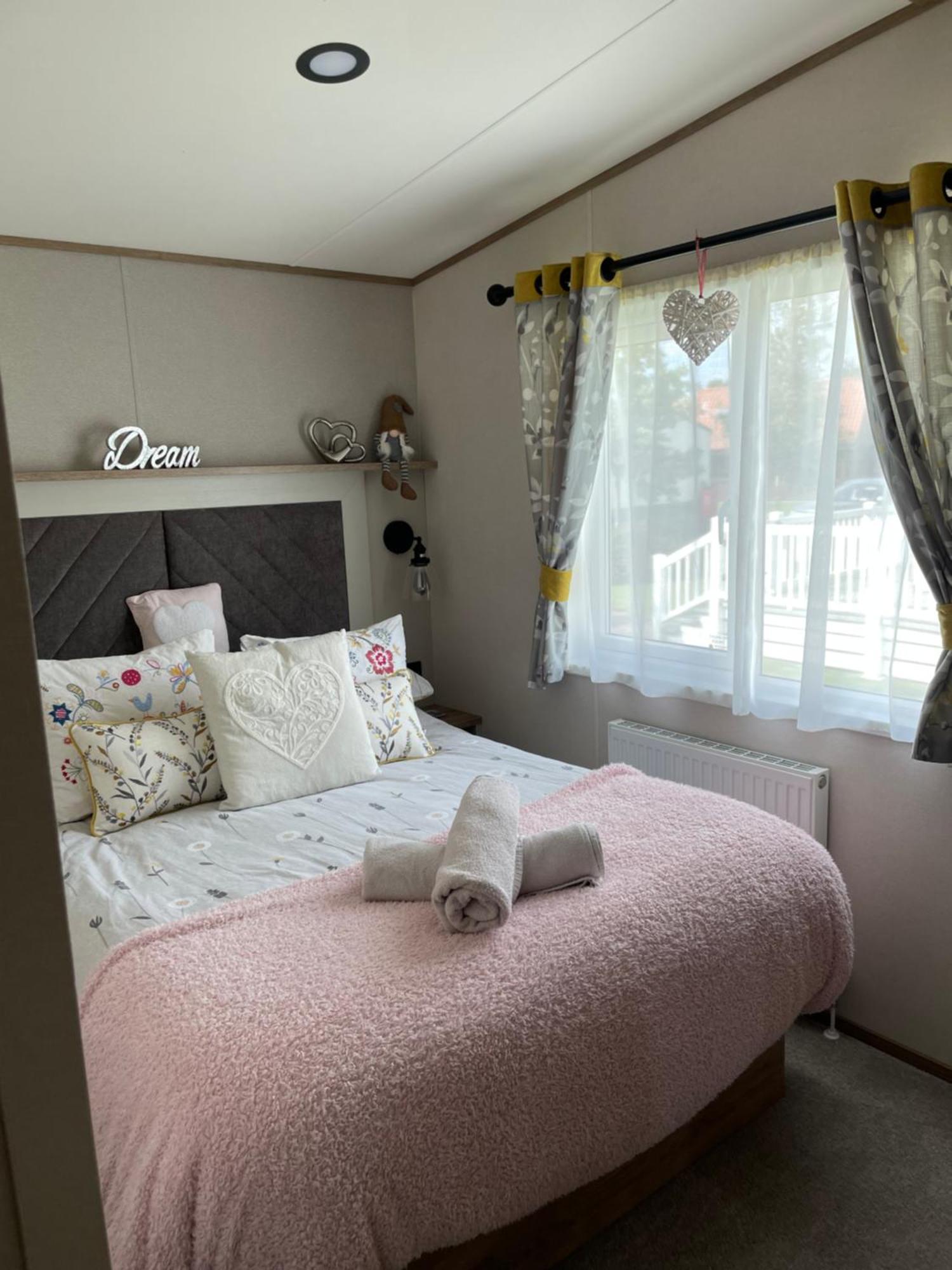 Ellis Retreats At Tattershall Lakes Lincoln Extérieur photo